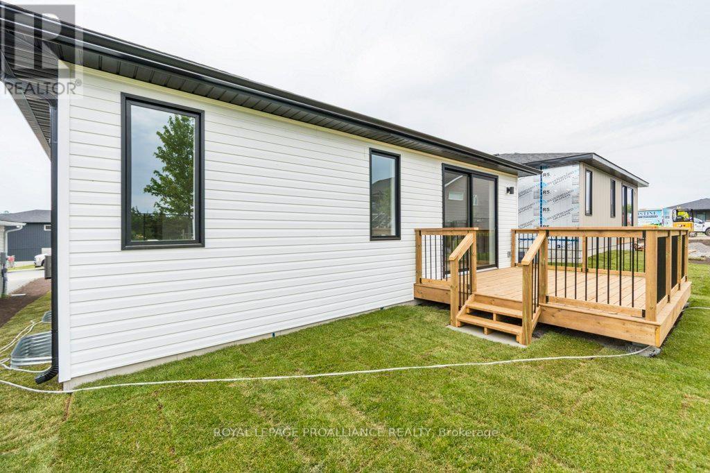 












35 MEAGAN LANE

,
Quinte West (Frankford Ward),




Ontario
K0K2C0

