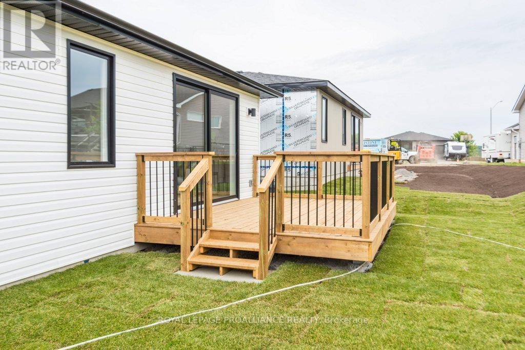 












35 MEAGAN LANE

,
Quinte West (Frankford Ward),




Ontario
K0K2C0


