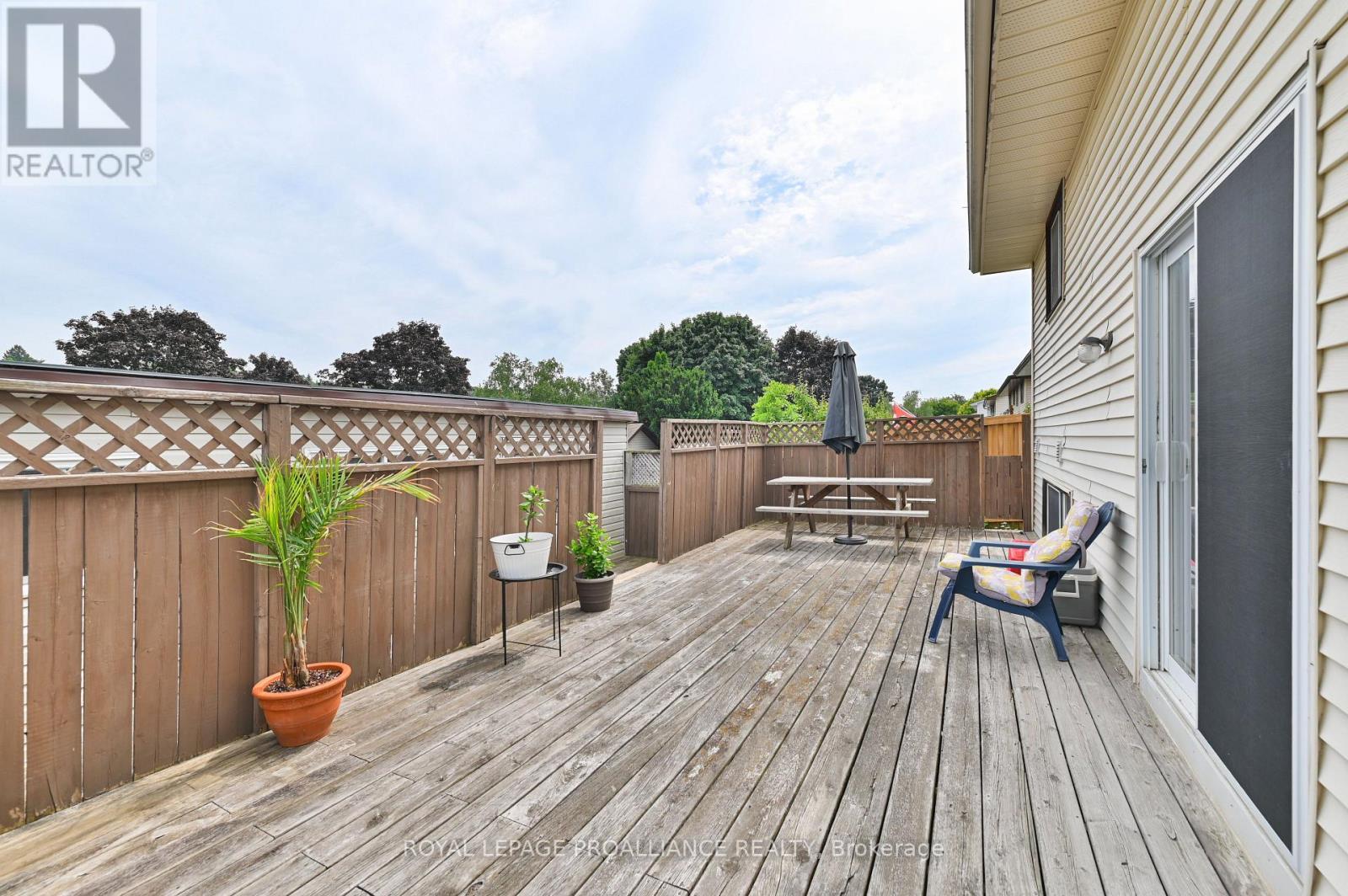 












35 VAN ALSTINE DRIVE

,
Quinte West (Trenton Ward),




Ontario
K8V6K7

