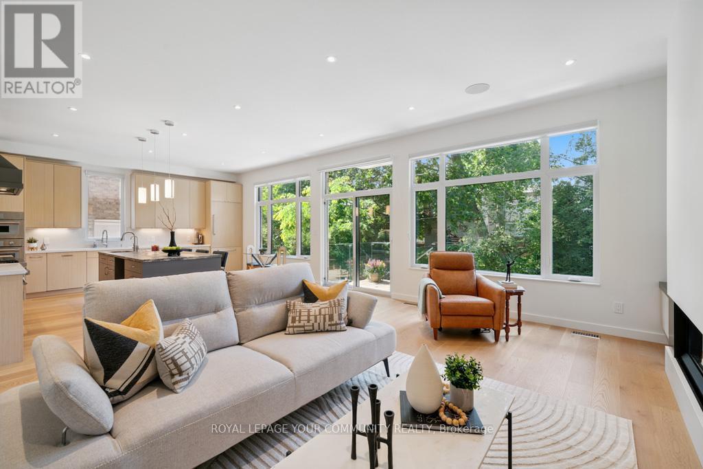 












264 JOICEY BOULEVARD

,
Toronto,




Ontario
M5M2V7


