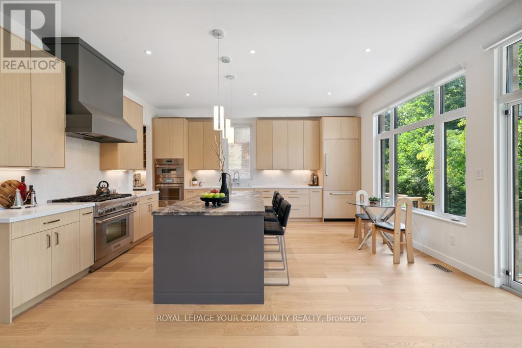 












264 JOICEY BOULEVARD

,
Toronto,




Ontario
M5M2V7


