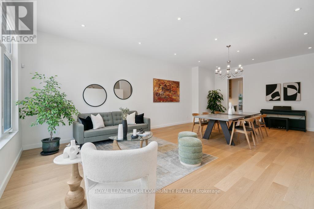












264 JOICEY BOULEVARD

,
Toronto,




Ontario
M5M2V7

