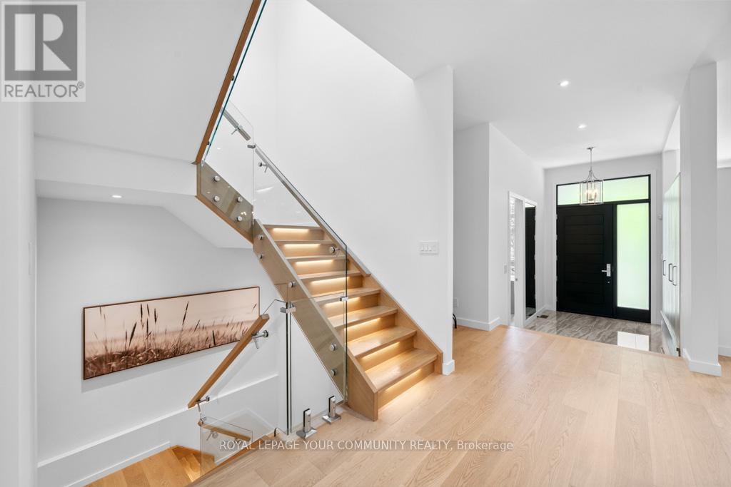 












264 JOICEY BOULEVARD

,
Toronto,




Ontario
M5M2V7

