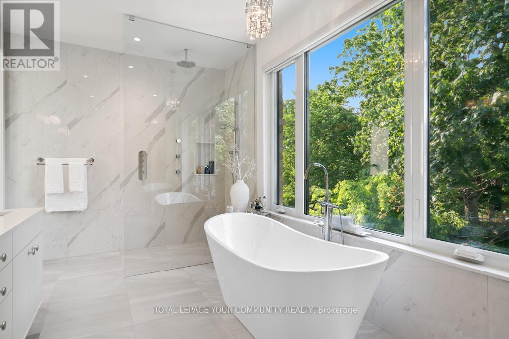 












264 JOICEY BOULEVARD

,
Toronto,




Ontario
M5M2V7

