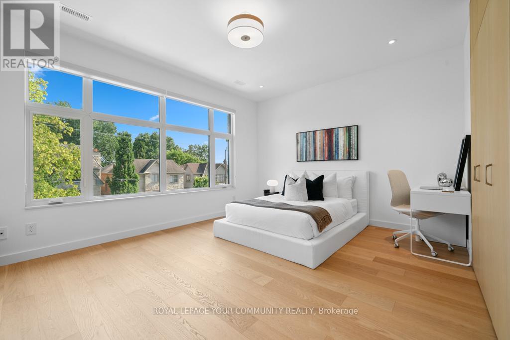 












264 JOICEY BOULEVARD

,
Toronto,




Ontario
M5M2V7

