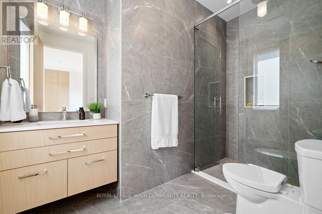 












264 JOICEY BOULEVARD

,
Toronto,




Ontario
M5M2V7

