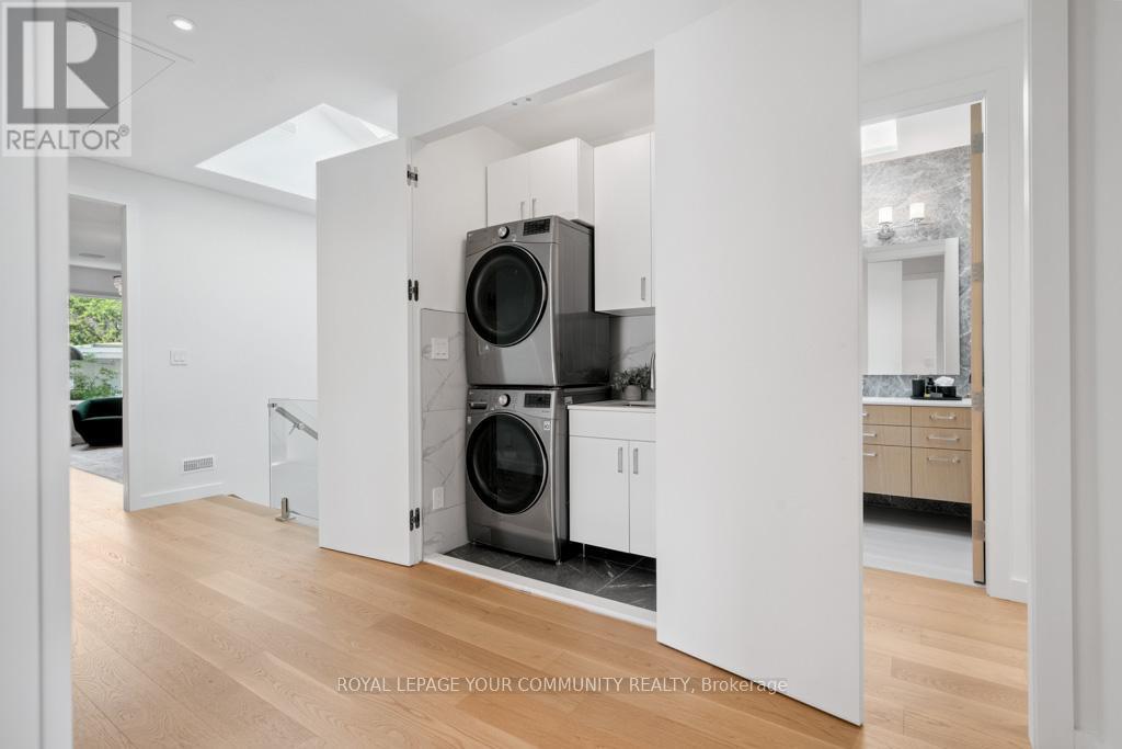 












264 JOICEY BOULEVARD

,
Toronto,




Ontario
M5M2V7

