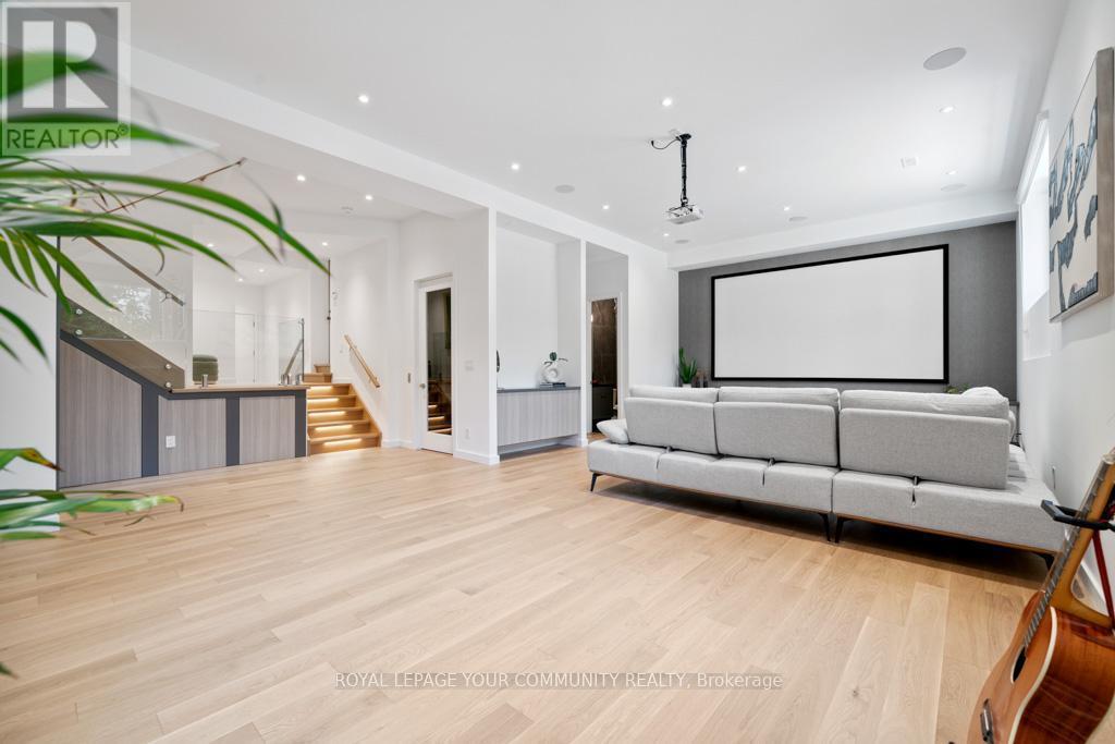 












264 JOICEY BOULEVARD

,
Toronto,




Ontario
M5M2V7

