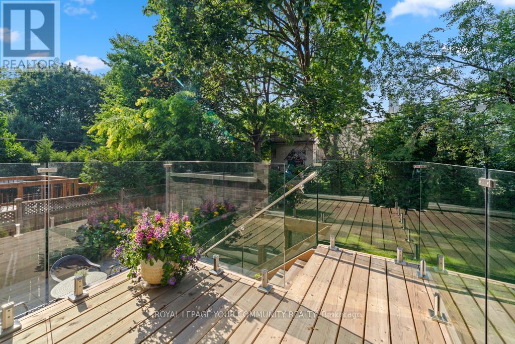 












264 JOICEY BOULEVARD

,
Toronto,




Ontario
M5M2V7

