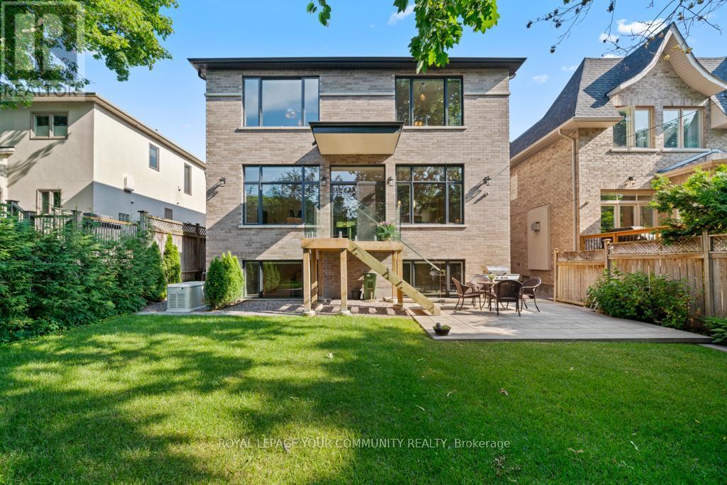 












264 JOICEY BOULEVARD

,
Toronto,




Ontario
M5M2V7


