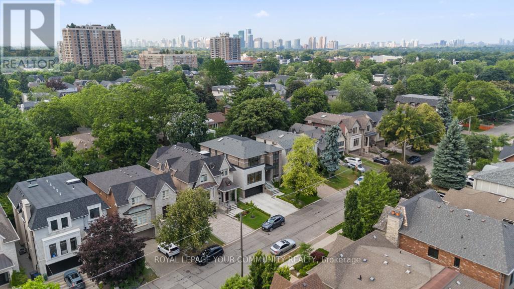 












264 JOICEY BOULEVARD

,
Toronto,




Ontario
M5M2V7

