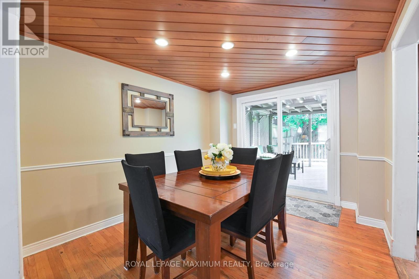 












64 GLENMORE CRESCENT

,
Brampton,




Ontario
L6S1H8

