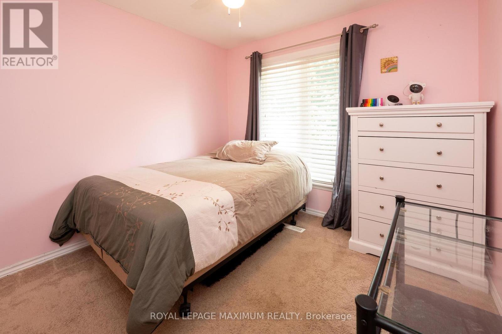 












64 GLENMORE CRESCENT

,
Brampton,




Ontario
L6S1H8

