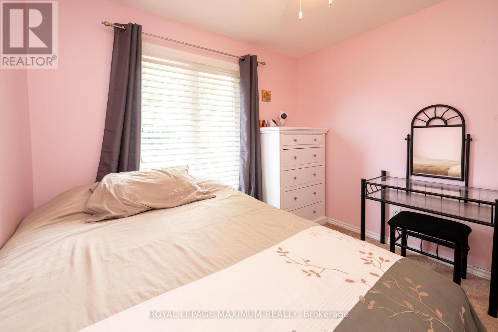 












64 GLENMORE CRESCENT

,
Brampton,




Ontario
L6S1H8

