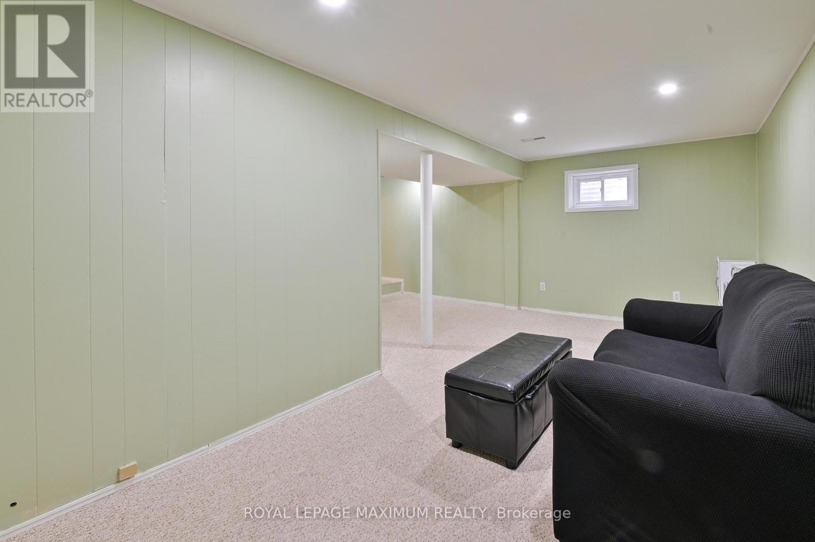 












64 GLENMORE CRESCENT

,
Brampton,




Ontario
L6S1H8

