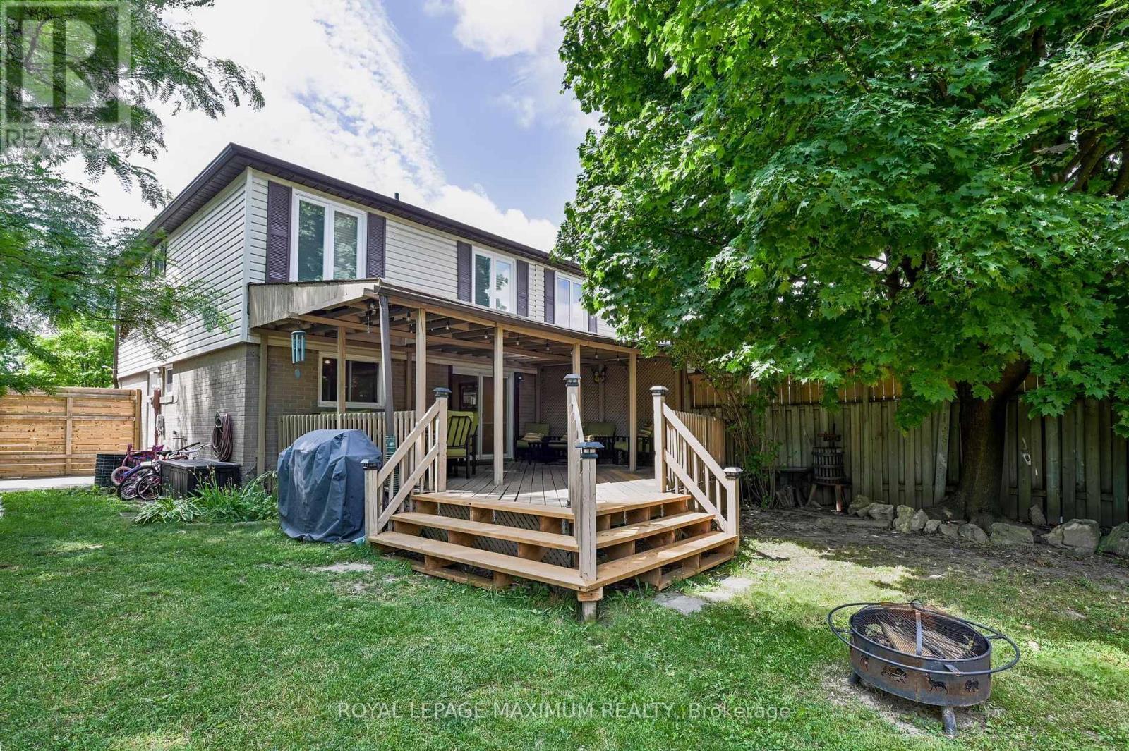












64 GLENMORE CRESCENT

,
Brampton,




Ontario
L6S1H8


