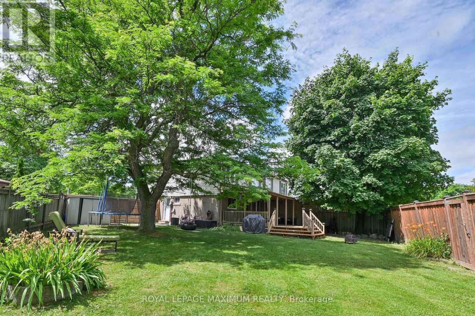 












64 GLENMORE CRESCENT

,
Brampton,




Ontario
L6S1H8

