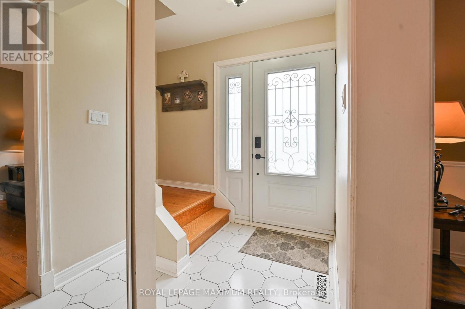 












64 GLENMORE CRESCENT

,
Brampton,




Ontario
L6S1H8

