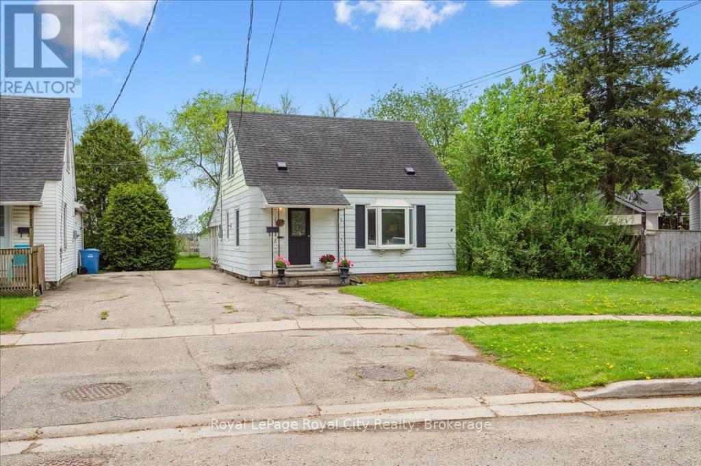 












127 MEMORIAL CRESCENT

,
Guelph (Junction/Onward Willow),




Ontario
N1H6C2

