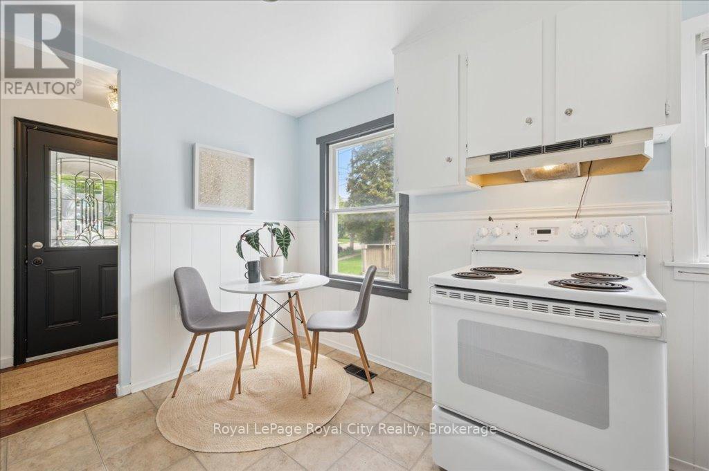 












127 MEMORIAL CRESCENT

,
Guelph (Junction/Onward Willow),




Ontario
N1H6C2

