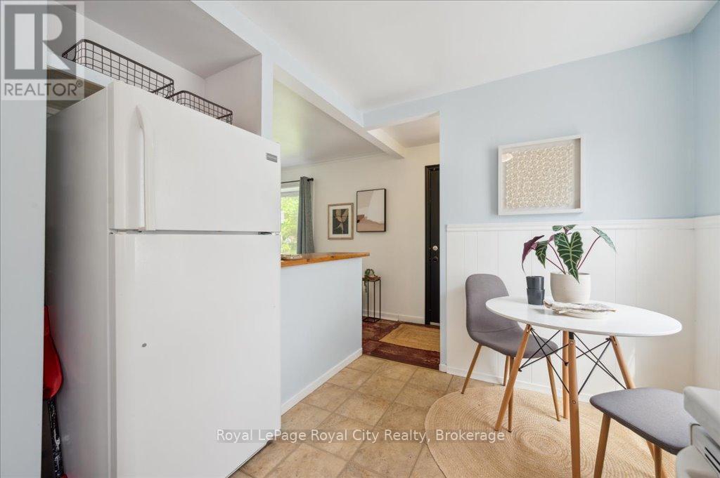 












127 MEMORIAL CRESCENT

,
Guelph (Junction/Onward Willow),




Ontario
N1H6C2

