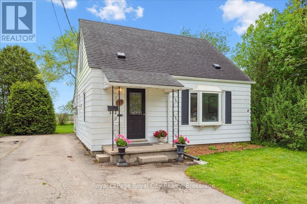 












127 MEMORIAL CRESCENT

,
Guelph (Junction/Onward Willow),




Ontario
N1H6C2

