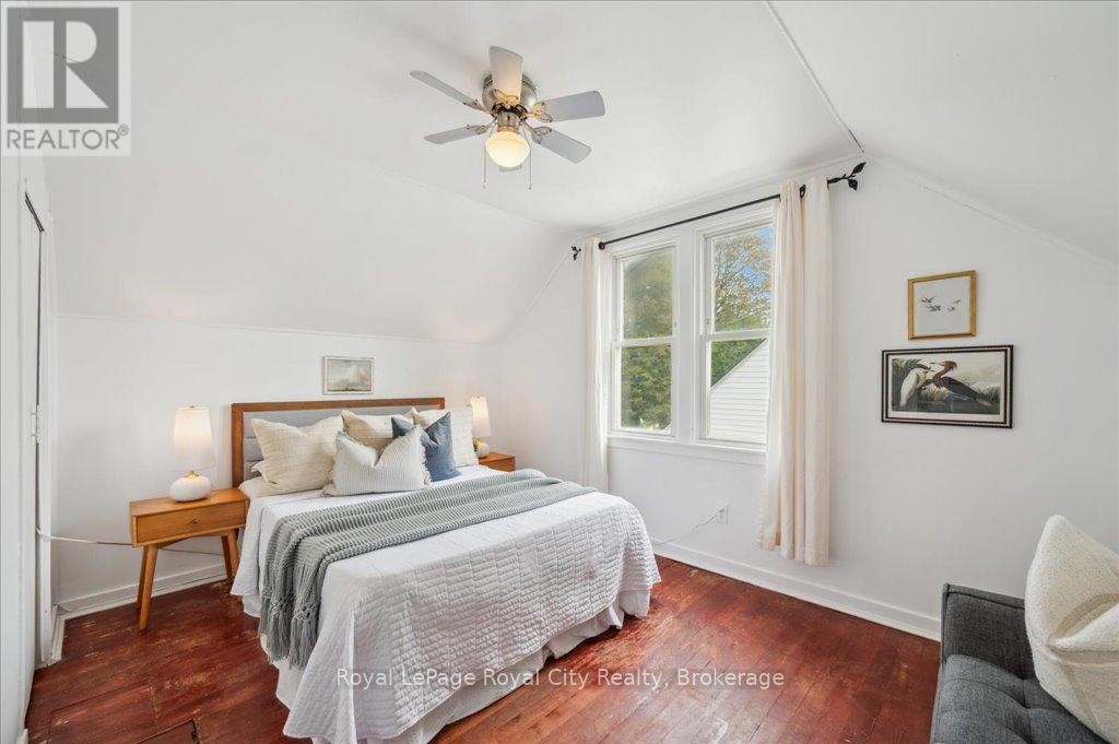 












127 MEMORIAL CRESCENT

,
Guelph (Junction/Onward Willow),




Ontario
N1H6C2

