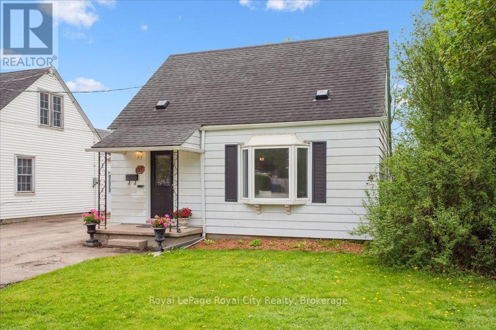 












127 MEMORIAL CRESCENT

,
Guelph (Junction/Onward Willow),




Ontario
N1H6C2

