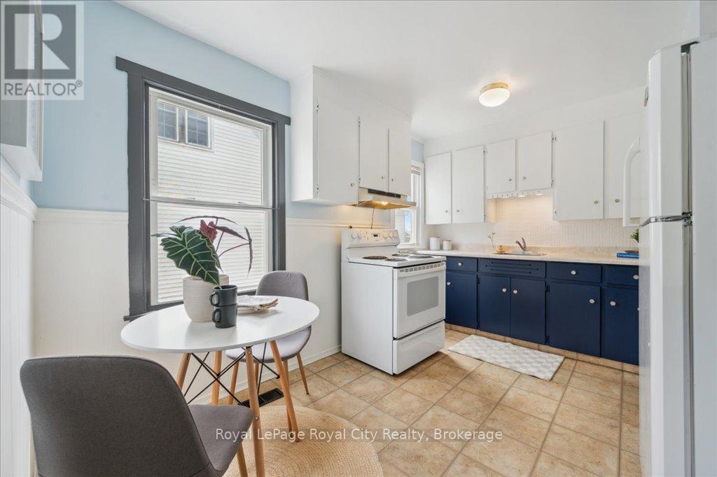 












127 MEMORIAL CRESCENT

,
Guelph (Junction/Onward Willow),




Ontario
N1H6C2

