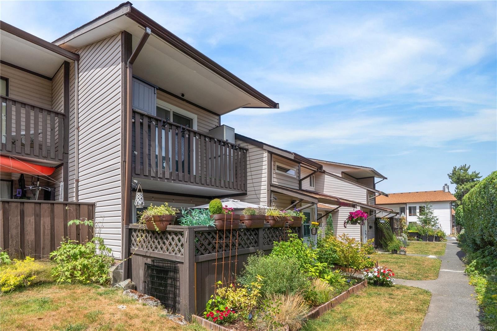 









1506


Admirals

Rd, 48,
View Royal,




BC
V9A 7B1

