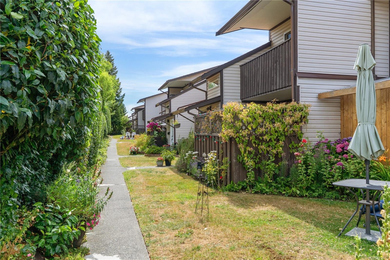 









1506


Admirals

Rd, 48,
View Royal,




BC
V9A 7B1

