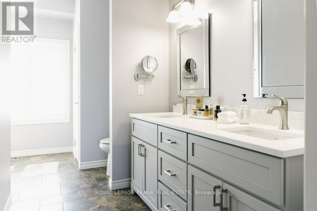 












334 SANDY BAY ROAD

,
Alnwick/Haldimand,




Ontario
K0L1Y0

