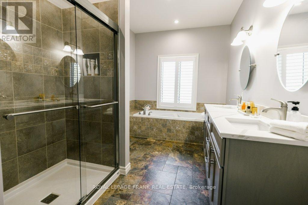 












334 SANDY BAY ROAD

,
Alnwick/Haldimand,




Ontario
K0L1Y0

