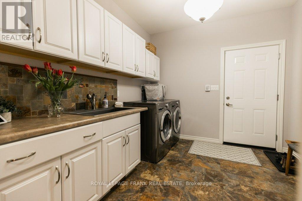 












334 SANDY BAY ROAD

,
Alnwick/Haldimand,




Ontario
K0L1Y0

