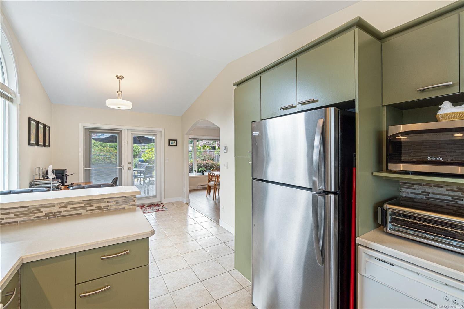 









639


Arbutus

St, 1,
Qualicum Beach,




BC
V9K 1P4

