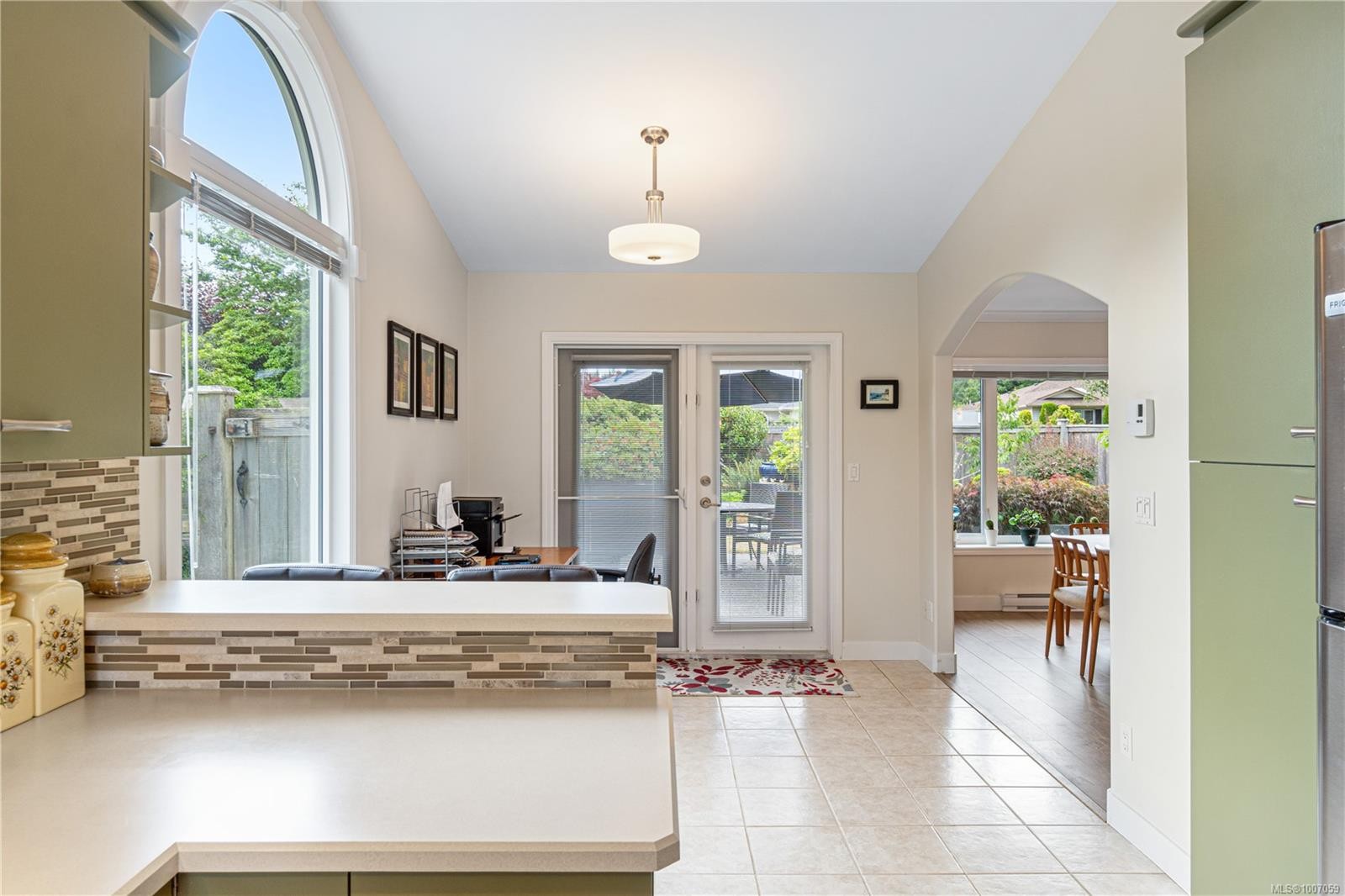 









639


Arbutus

St, 1,
Qualicum Beach,




BC
V9K 1P4

