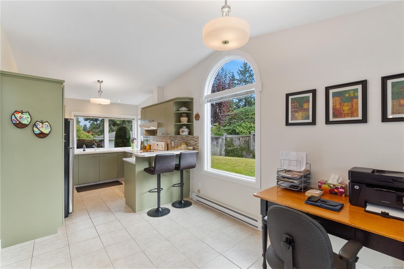 









639


Arbutus

St, 1,
Qualicum Beach,




BC
V9K 1P4

