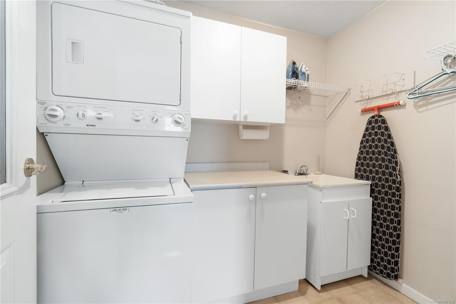 









639


Arbutus

St, 1,
Qualicum Beach,




BC
V9K 1P4

