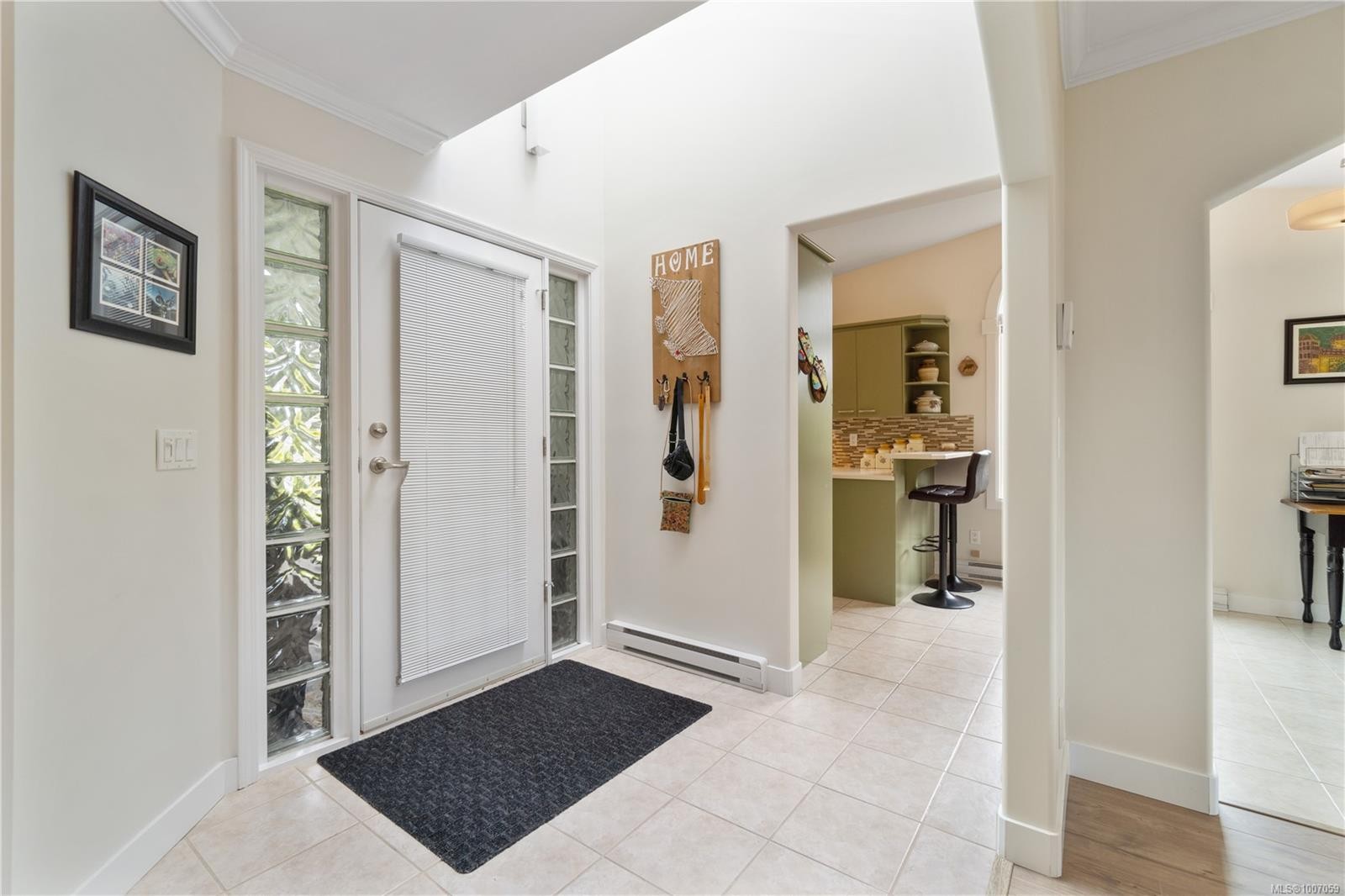 









639


Arbutus

St, 1,
Qualicum Beach,




BC
V9K 1P4

