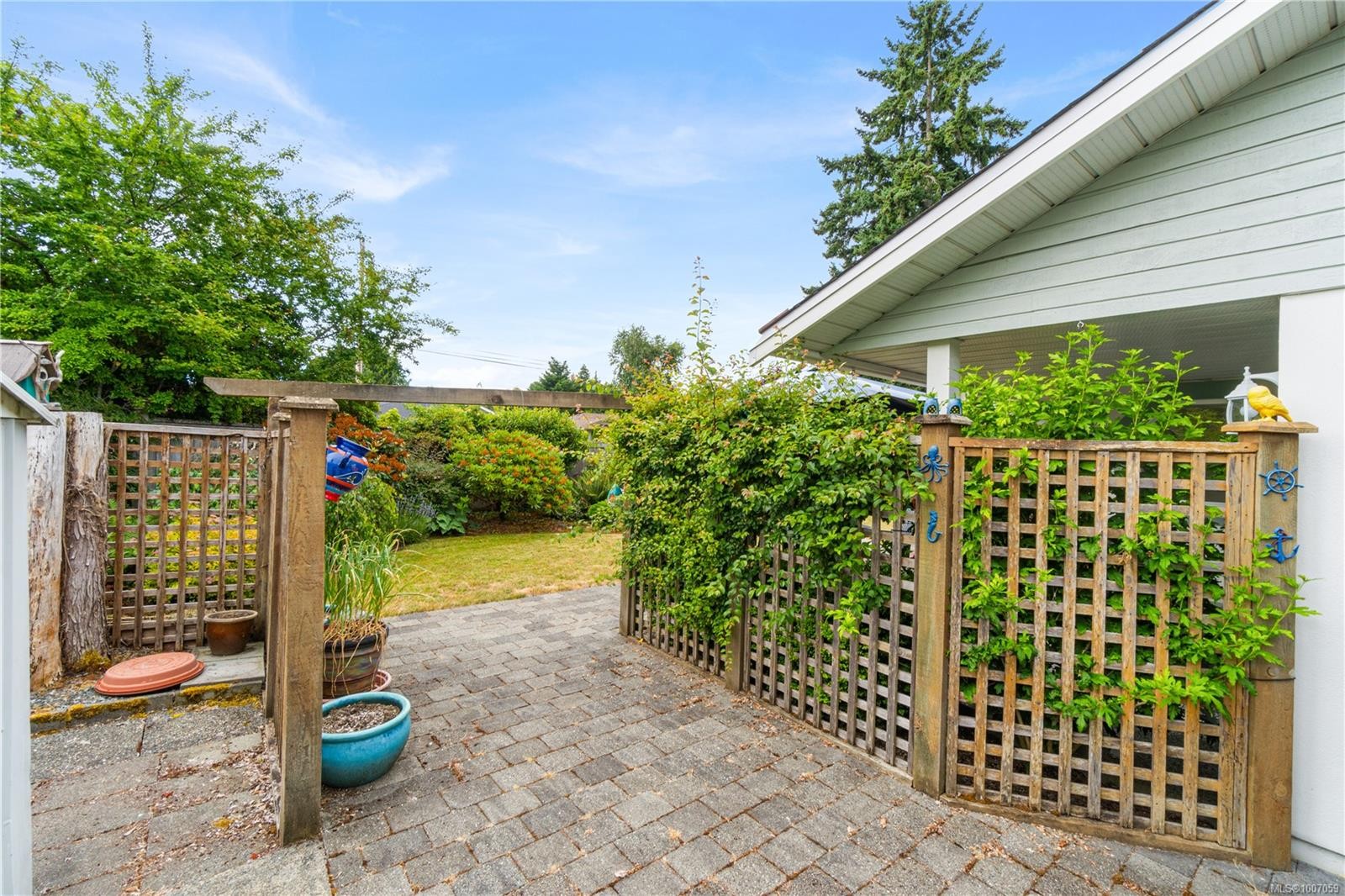 









639


Arbutus

St, 1,
Qualicum Beach,




BC
V9K 1P4

