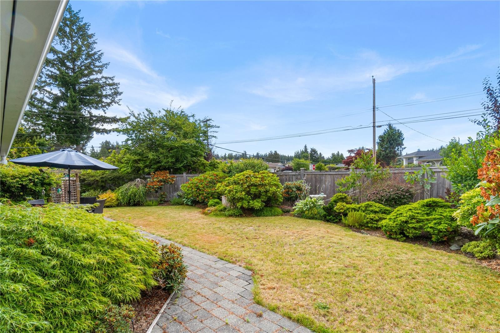 









639


Arbutus

St, 1,
Qualicum Beach,




BC
V9K 1P4

