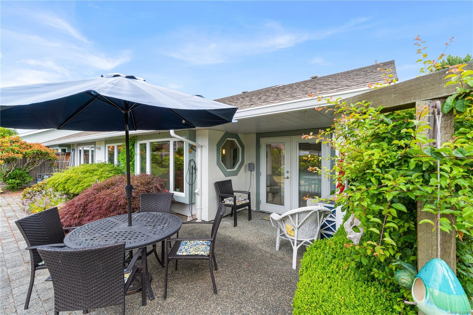 









639


Arbutus

St, 1,
Qualicum Beach,




BC
V9K 1P4

