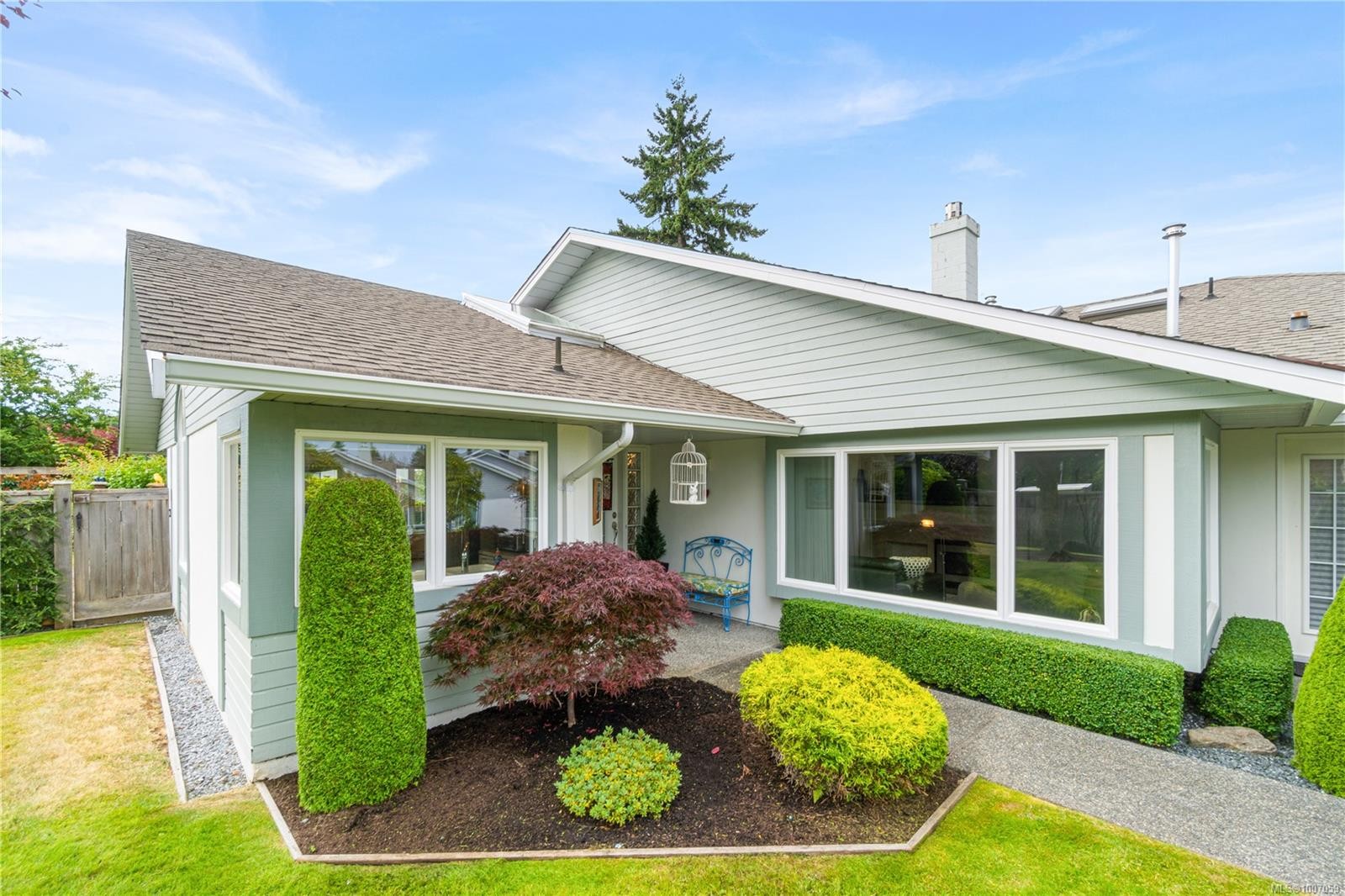 









639


Arbutus

St, 1,
Qualicum Beach,




BC
V9K 1P4

