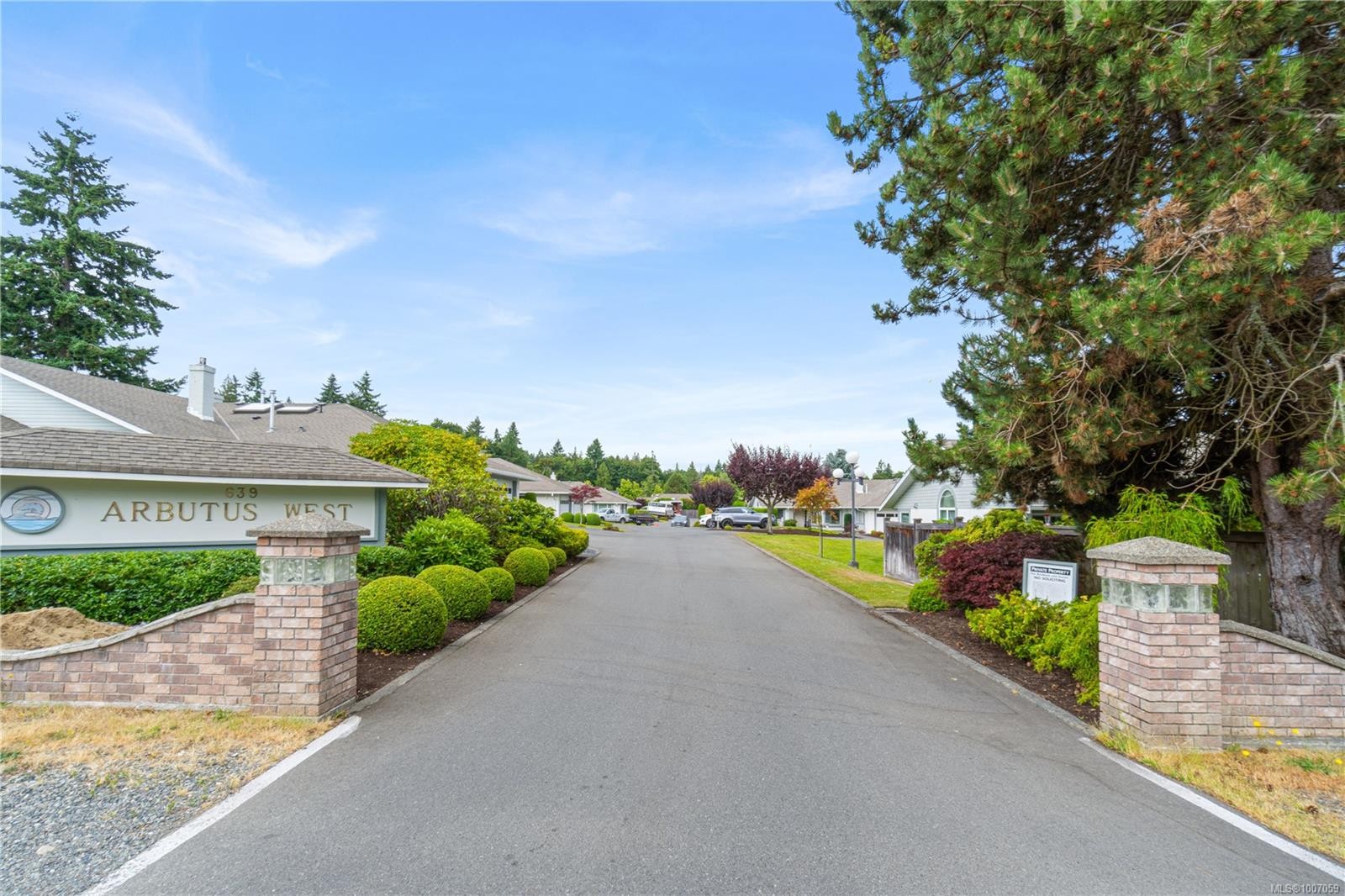 









639


Arbutus

St, 1,
Qualicum Beach,




BC
V9K 1P4

