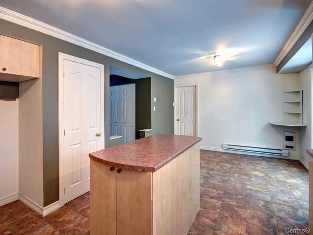 









16

 - 18


Rue Charlebois

,
Saint-Lin/Laurentides,




QC
J5M1T1

