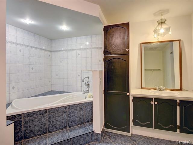 









16

 - 18


Rue Charlebois

,
Saint-Lin/Laurentides,




QC
J5M1T1

