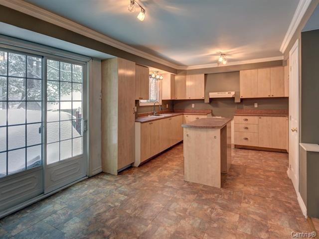 









16

 - 18


Rue Charlebois

,
Saint-Lin/Laurentides,




QC
J5M1T1

