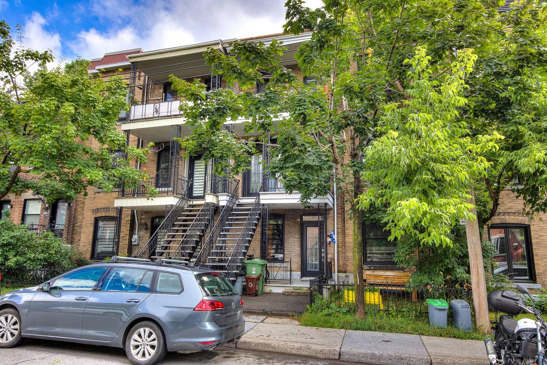 









5745

 - 5747A


Rue de Bordeaux

,
Montréal (Rosemont/La Petite-Patrie),




QC
H2G2R2

