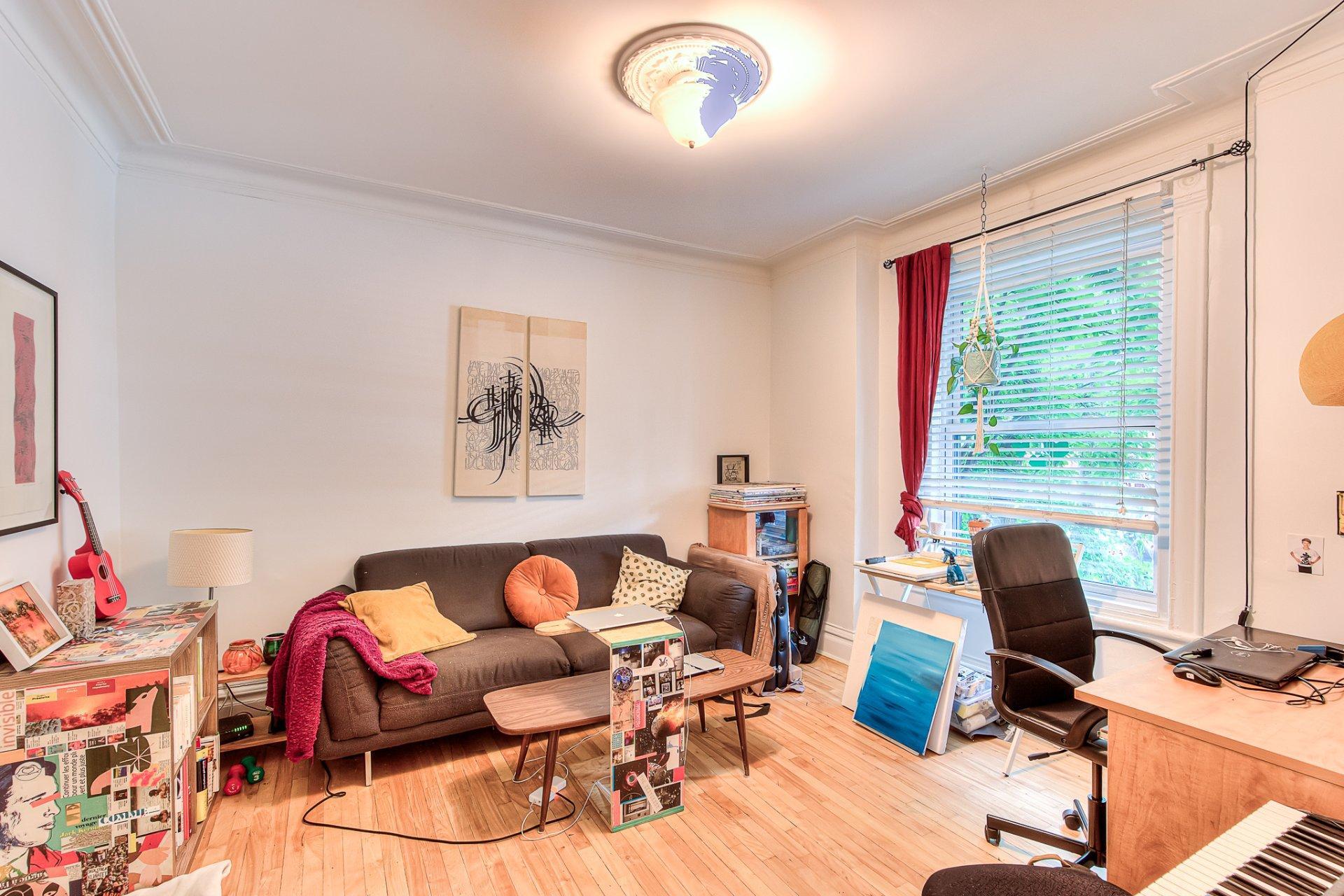 









5745

 - 5747A


Rue de Bordeaux

,
Montréal (Rosemont/La Petite-Patrie),




QC
H2G2R2

