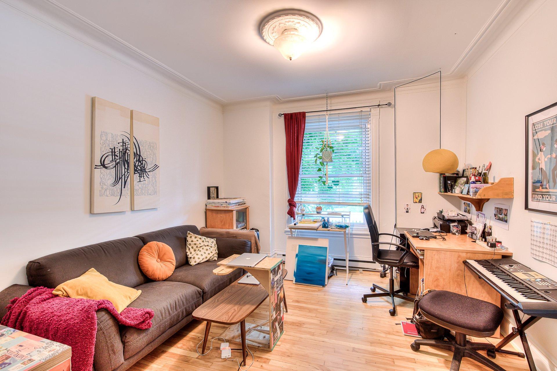 









5745

 - 5747A


Rue de Bordeaux

,
Montréal (Rosemont/La Petite-Patrie),




QC
H2G2R2

